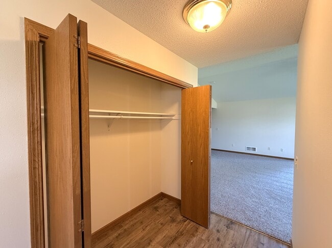 Foto del edificio - 1915 W 6th St