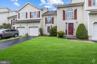 Building Photo - 28 Fawn Ct