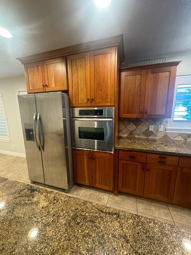 Building Photo - Beautiful Draper Home for rent!