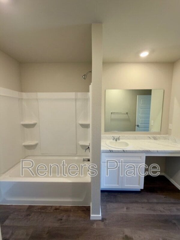 Foto del edificio - 1004 W Lawton Rd