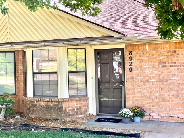 Private Entrance and lovely shade tree - 8920 Fairfield Greens Dr