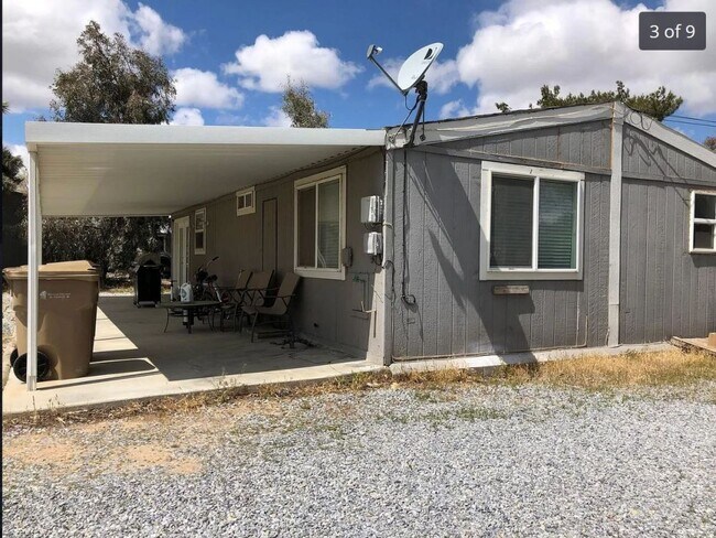 Building Photo - 18033 Fresno St, Hesperia, CA 92345