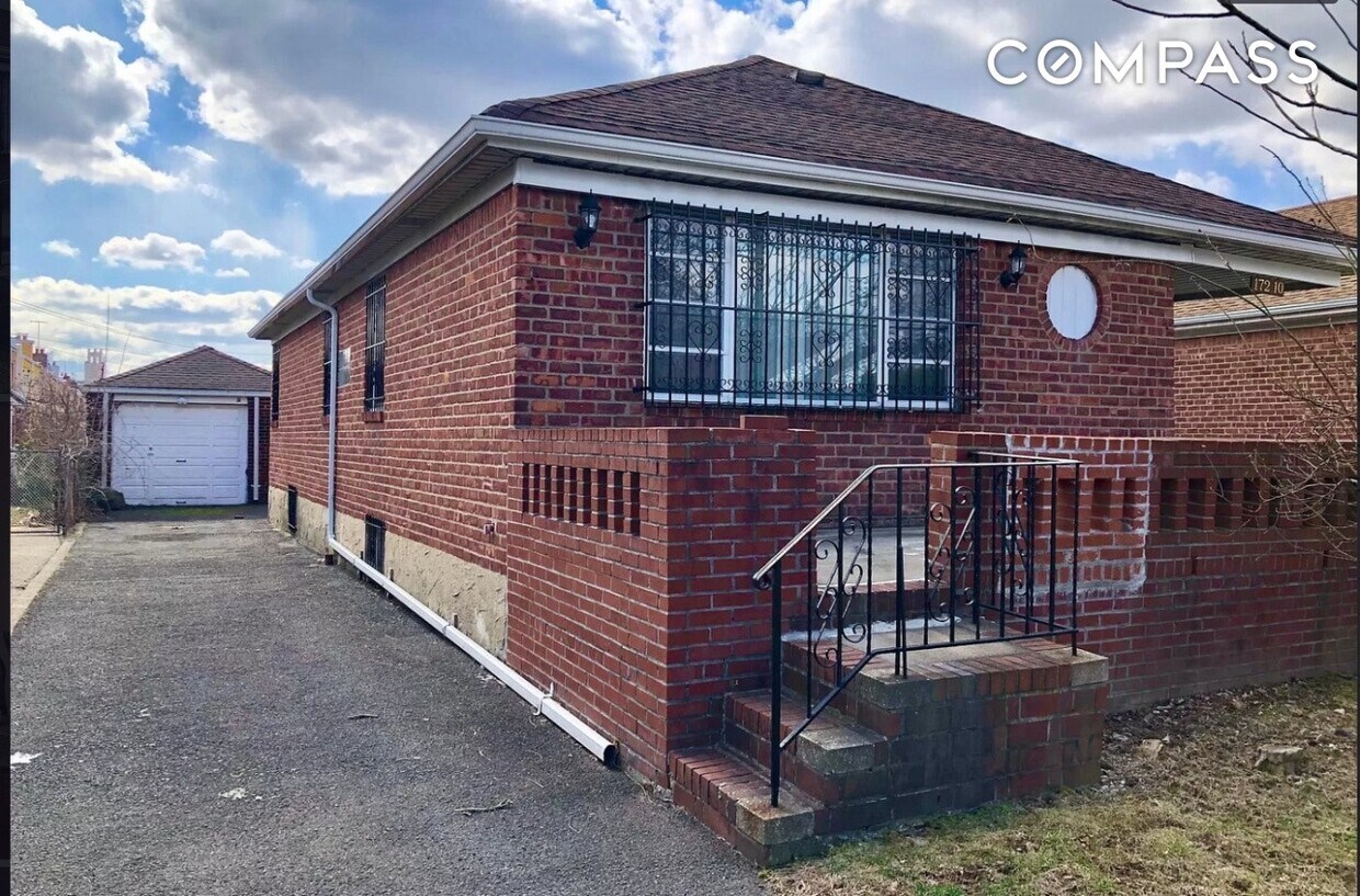 17210 73rd Ave, Queens, NY 11366 Townhome Rentals in Queens NY