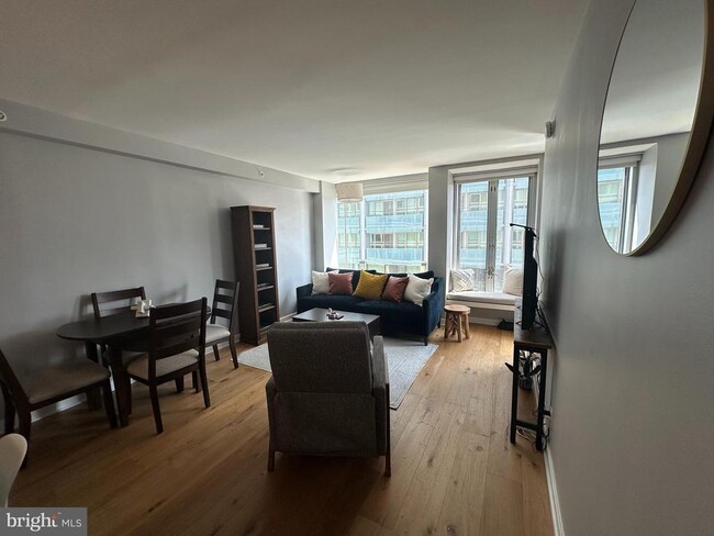 Foto del edificio - 1101 3rd St SW