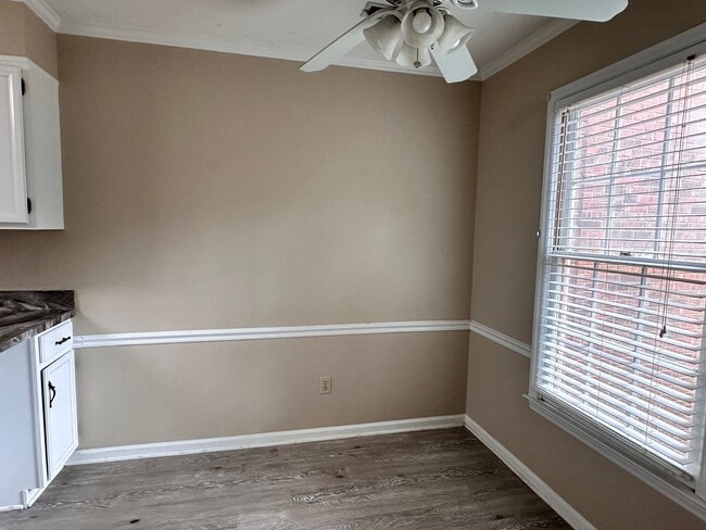 Building Photo - Exclusively Offered By Muse Realty Rentals...
