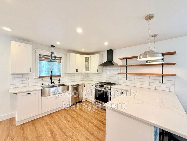 Building Photo - 1335 I St
