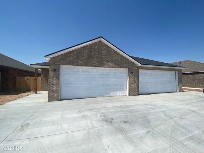 Building Photo - 3 br, 3 bath Townhome - 5512 Itasca St.