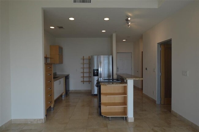 Building Photo - 9420 Seawall Blvd