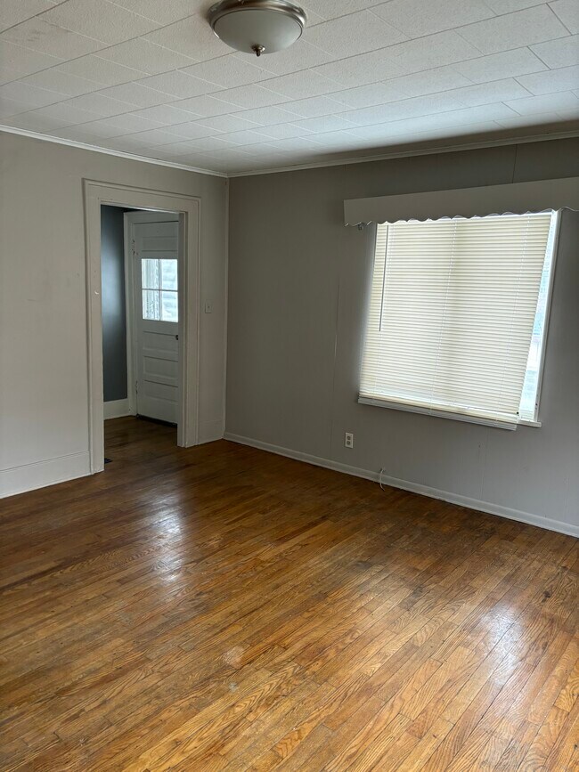 Foto del edificio - 714 N Main St
