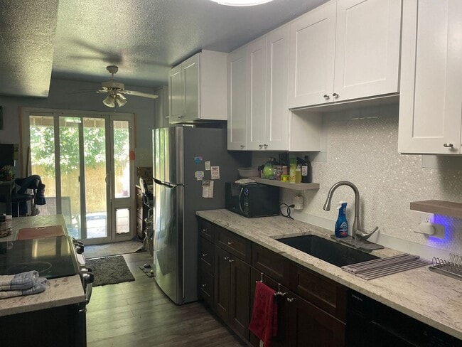 Photo - $500 Move in incentive! Cozy 2 bedroom/2ba... Townhome