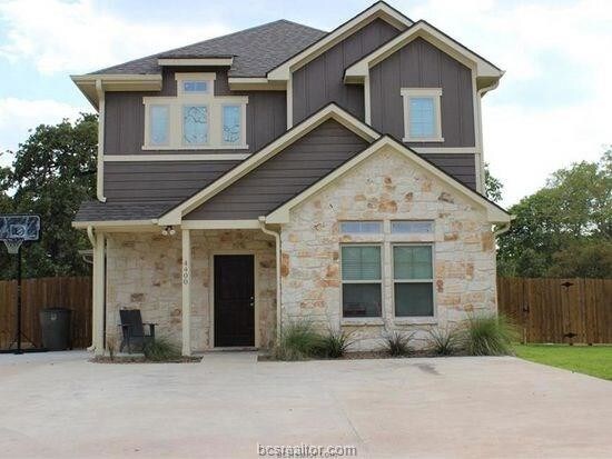 Primary Photo - 4400 Nagle St