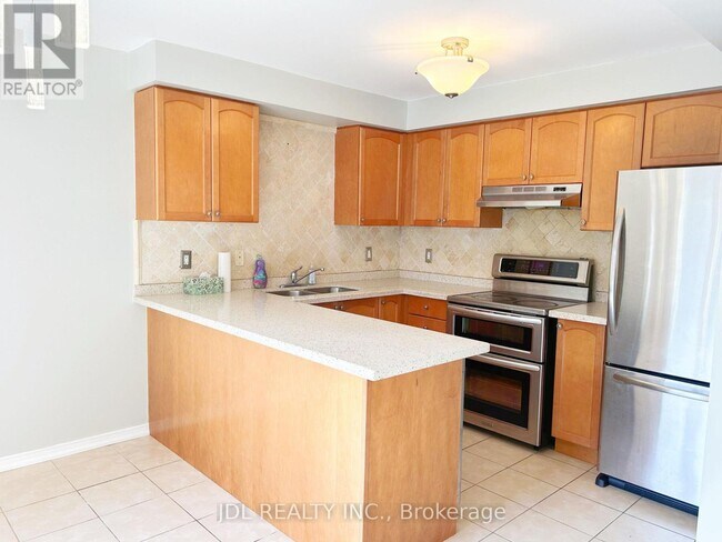 Building Photo - 15 Maffey Crescent