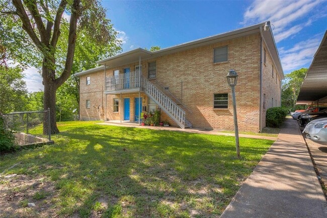 Building Photo - 525 12th St