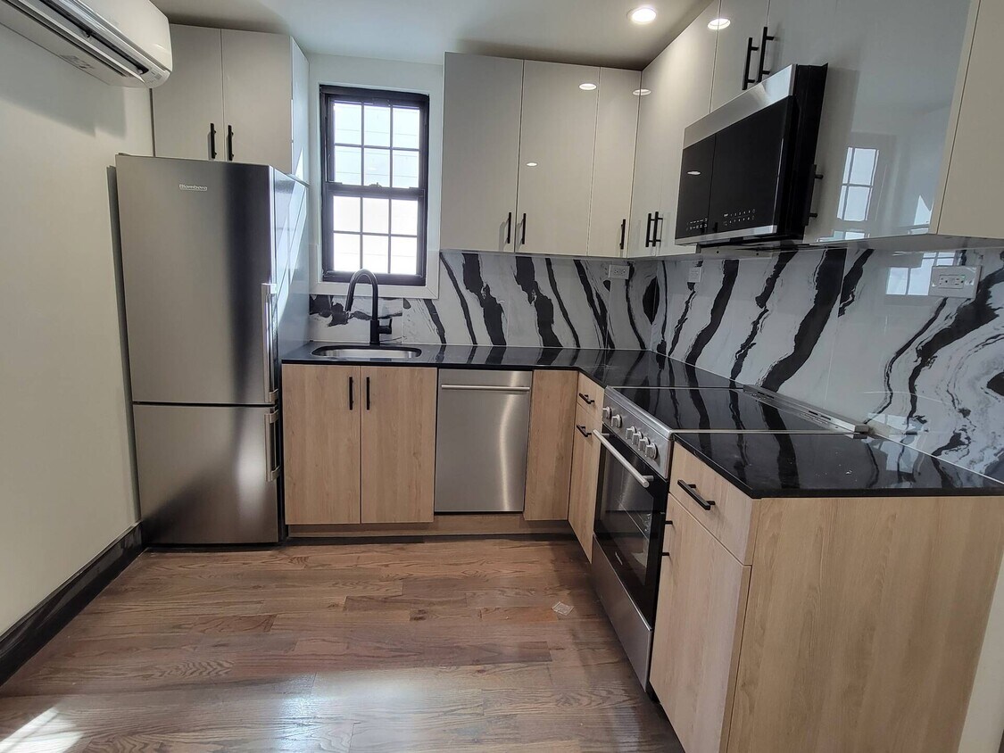 Foto principal - 2736 E 21st St