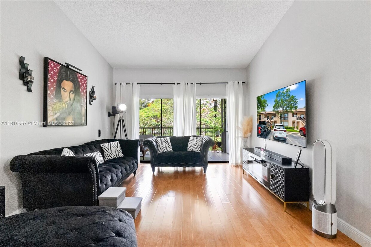 Foto principal - 2281 SW 15th St
