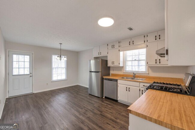 Foto del edificio - 280 Matthew Ln