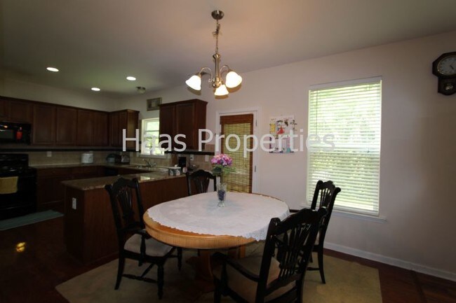 Building Photo - 123 Stoney Creek Pky