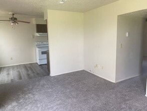 Building Photo - 67 Bellevue Dr