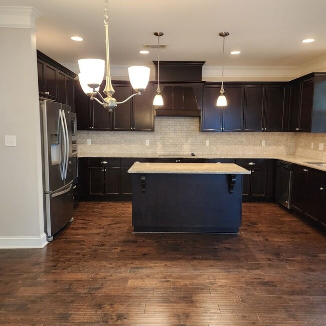Building Photo - 329 Bella Rose Dr