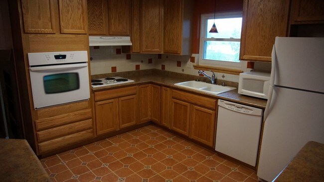 Building Photo - 10634 W Tufts Ln