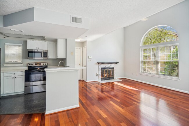 Foto del edificio - 14102 Yardarm Way