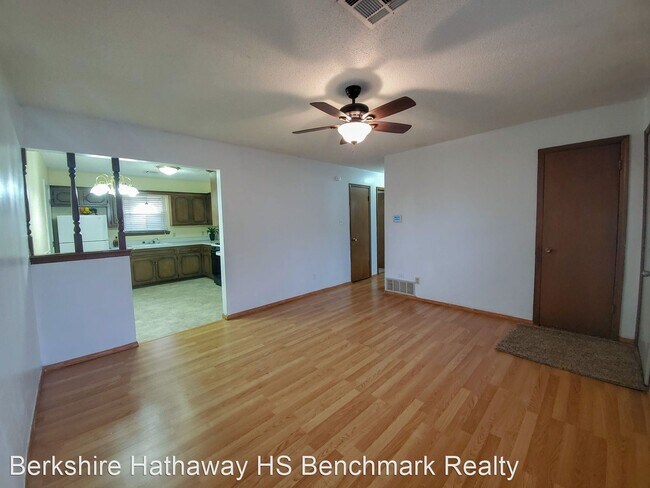 Building Photo - 3 br, 1 bath House - 2105 N McKinley