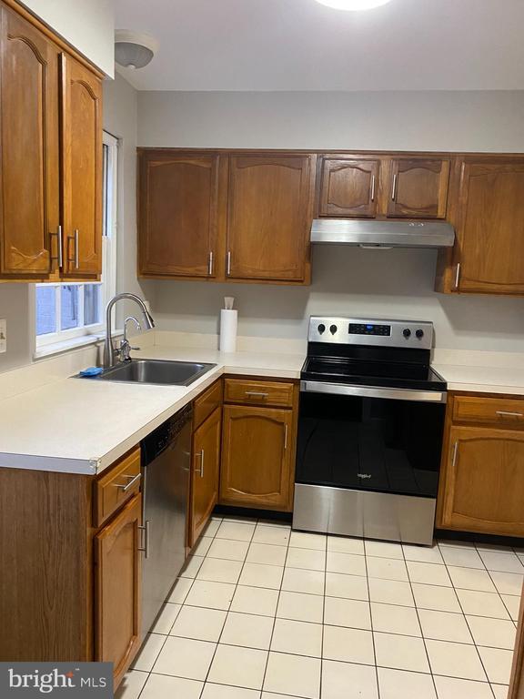 Foto del edificio - 8326 Glastonbury Ct