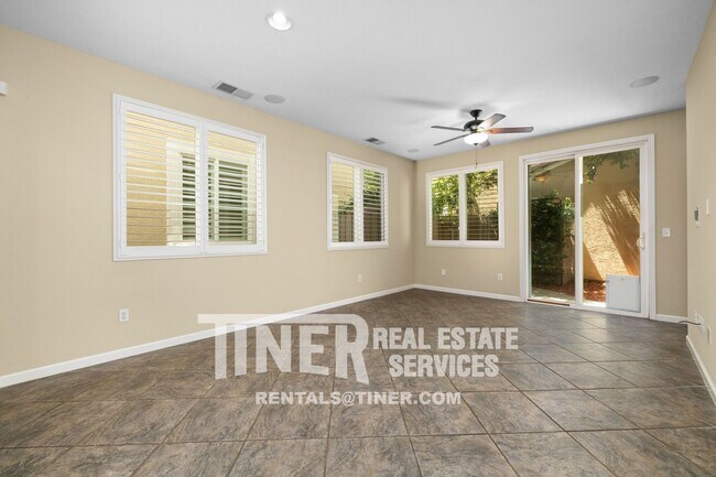 Building Photo - Beautiful 3 bedroom Natomas home!