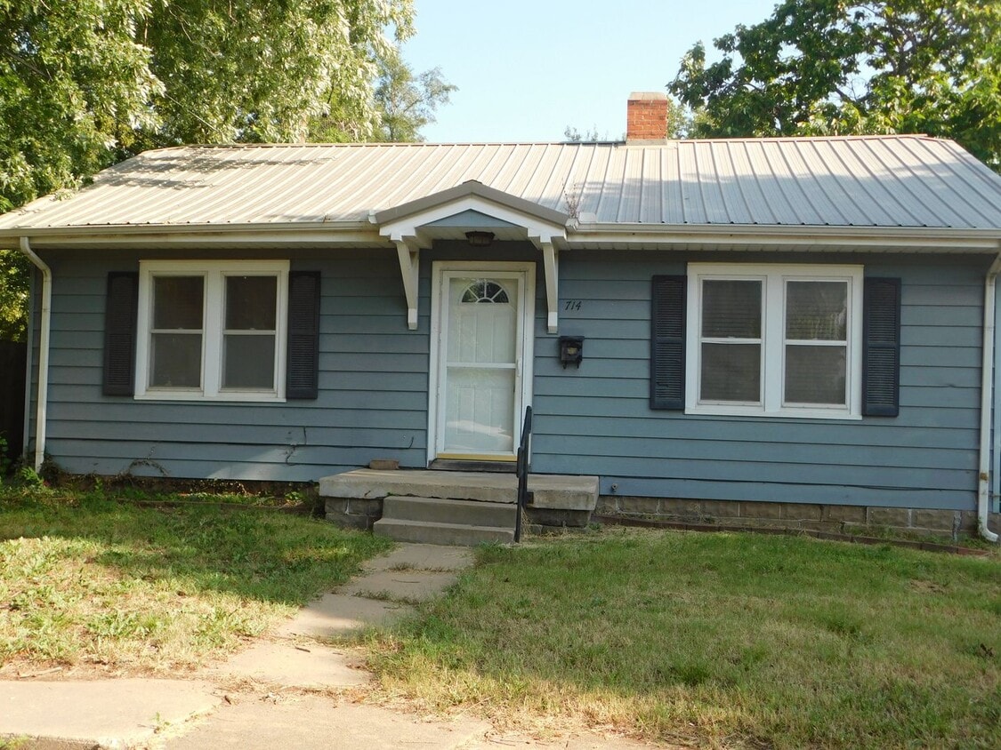 Primary Photo - 714 W 4th Ave