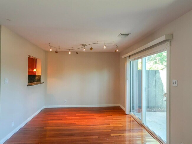 Foto del edificio - 4533 Caraway Ct
