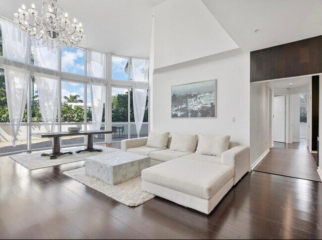 Foto del edificio - 18101 Collins Ave