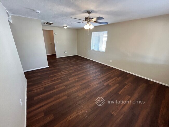 Foto del edificio - 2928 W San Juan Ave