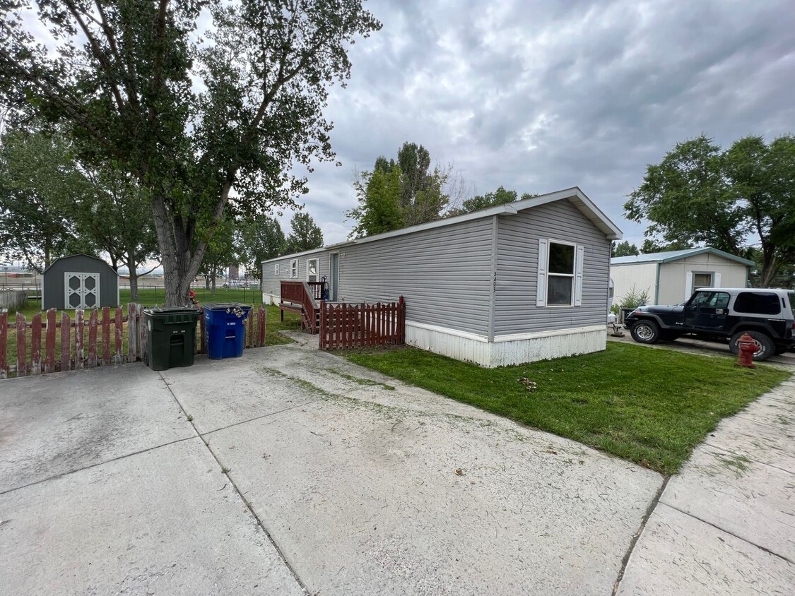 Primary Photo - 3 Bedroom 2 Bath Updated Mobile Home with ...