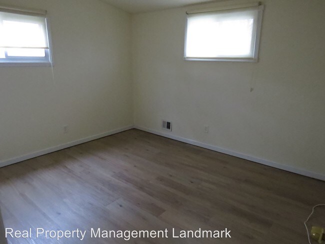 Foto del edificio - 212 Maplecrest Dr S