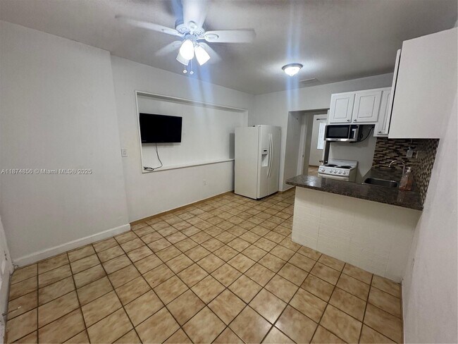 Foto del edificio - 3289 SW 25th St