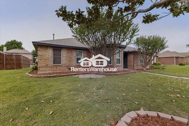 Foto del edificio - Renovated Open Floor Plan In Carrollton
