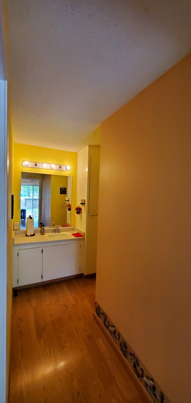 Foto del edificio - 275 Tradewinds Dr