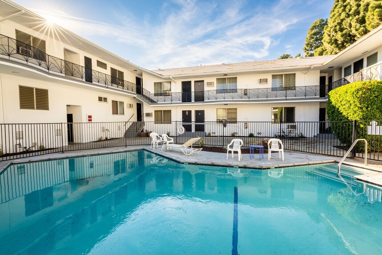 Foto del edificio - 7044 Lanewood Ave