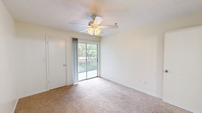 Interior Photo - Regatta Shores