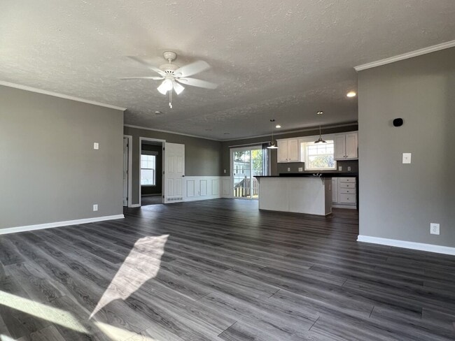 Building Photo - 158 Sugar Maple Dr