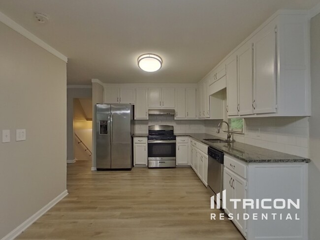 Building Photo - 160 Elberta Dr