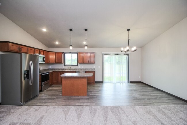 Building Photo - Beautiful 3 bedroom 2 bath unit at 620 Samantha St. in Tea, SD.