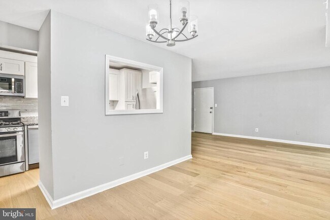 Foto del edificio - 8001 Chanute Pl