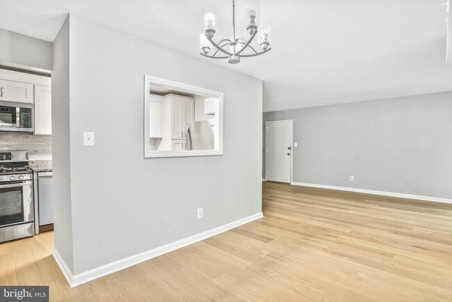 Building Photo - 8001 Chanute Pl