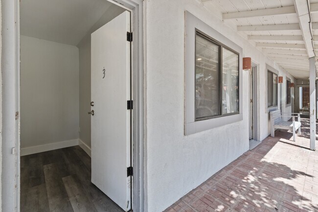 Building Photo - 620 Sudderth Dr