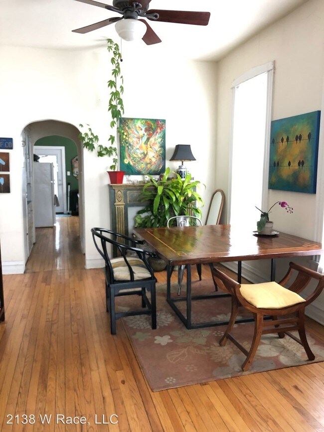 Foto del edificio - 2138 W Race Ave