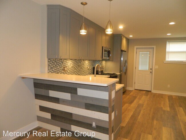 Foto del edificio - 4 br, 2.5 bath House - 1334 W Shunk St