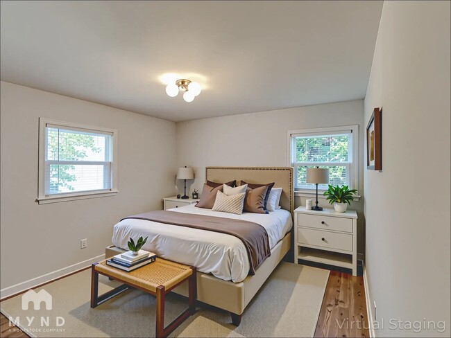 Foto del edificio - 3211 Spring Valley Dr