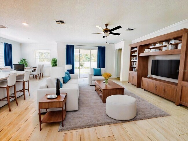 Foto del edificio - 17132 Holly Wl Ave