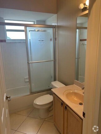 Building Photo - 987 NW Mossy Oak Way